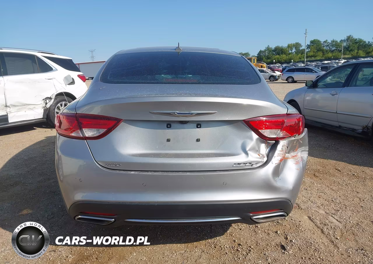 2015 Chrysler 200 C VIN:1C3CCCEG7FN678434 - 16