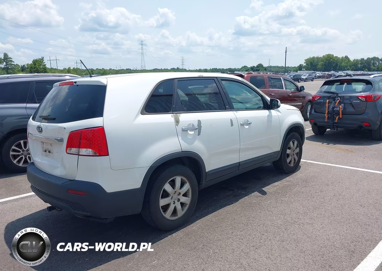 2013 Kia Sorento Lx VIN:5XYKT3A12DG378152 - 4