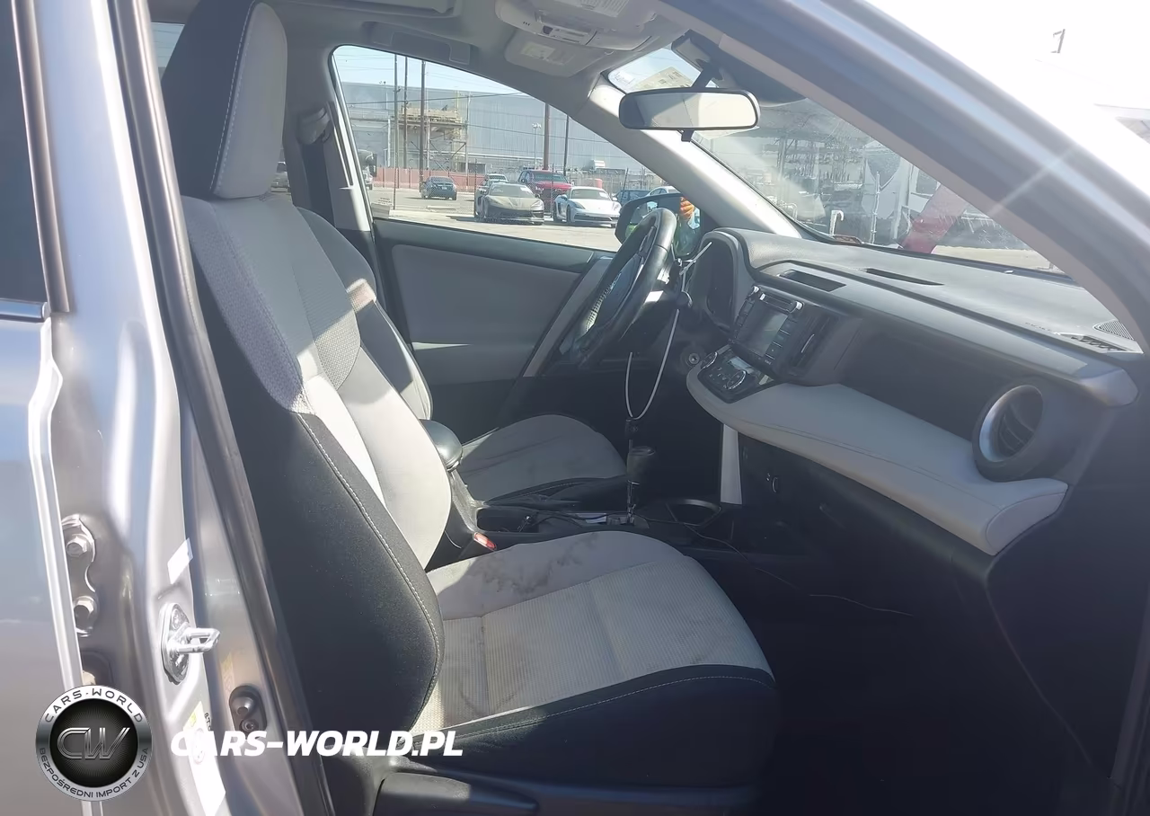 2017 Toyota Rav4 Xle VIN:2T3WFREV8HW345463 - 5