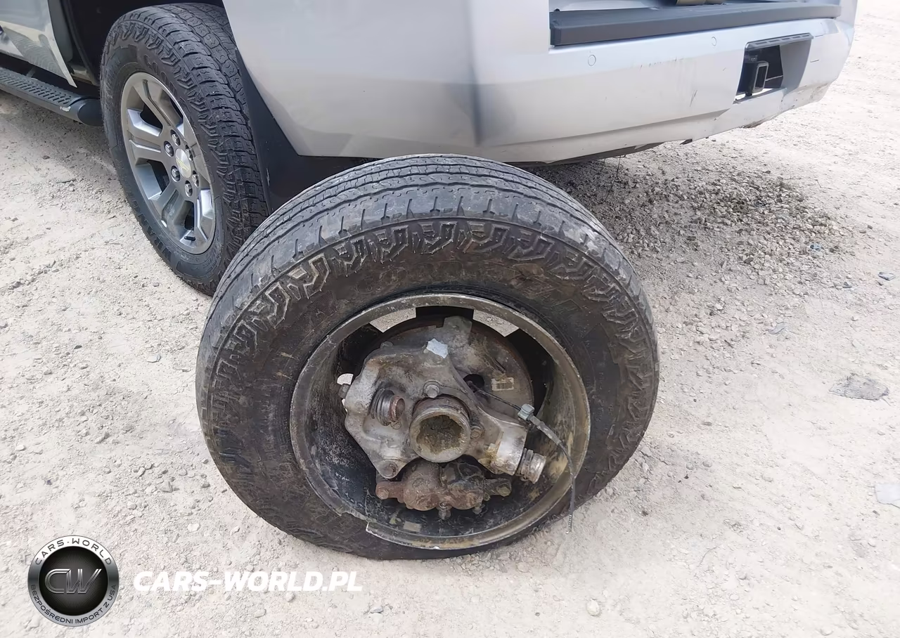 2018 Chevrolet Tahoe Lt VIN:1GNSKBKC1JR149138 - 12