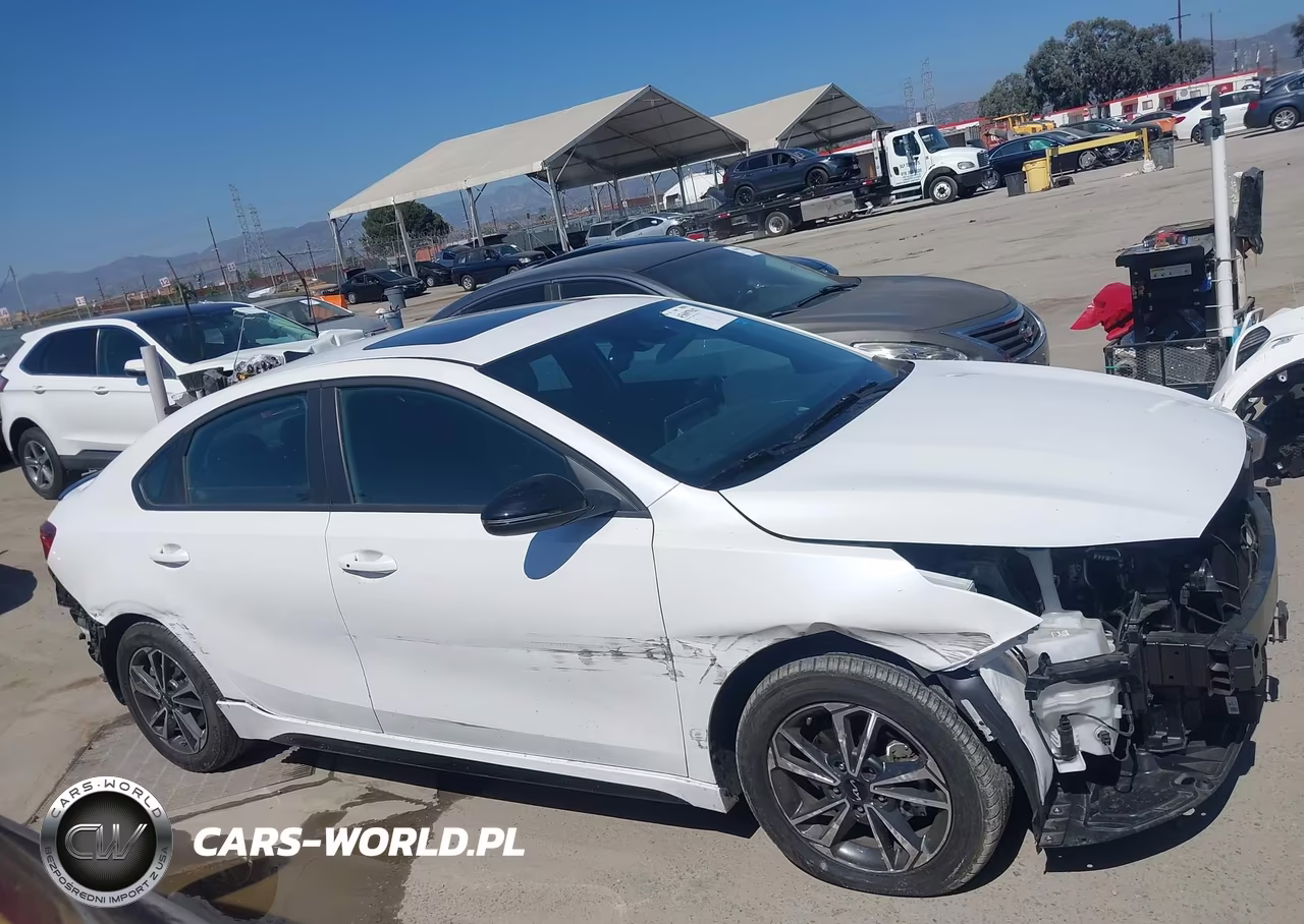 2024 Kia Forte Gt-Line VIN:3KPF54AD8RE840875 - 14