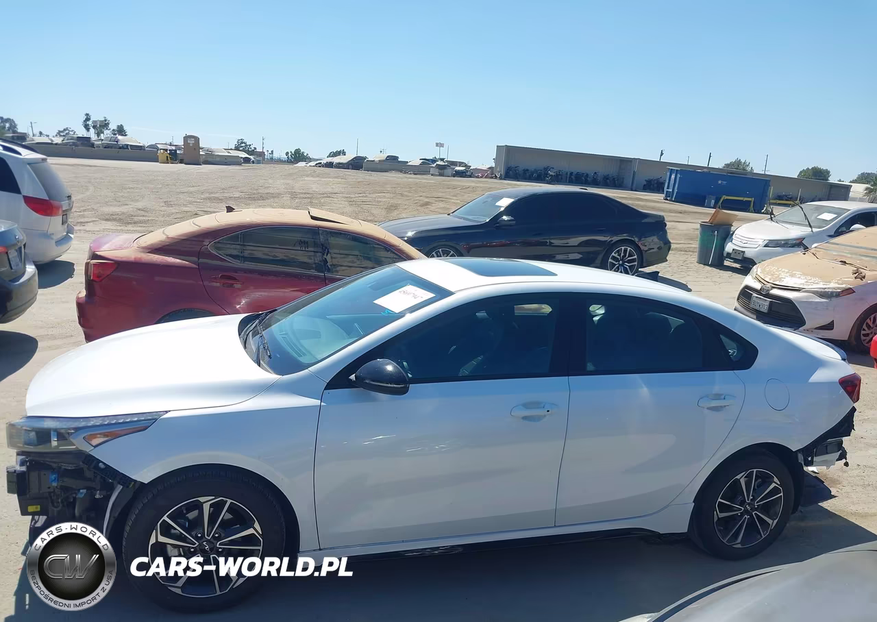 2024 Kia Forte Gt-Line VIN:3KPF54AD8RE840875 - 15