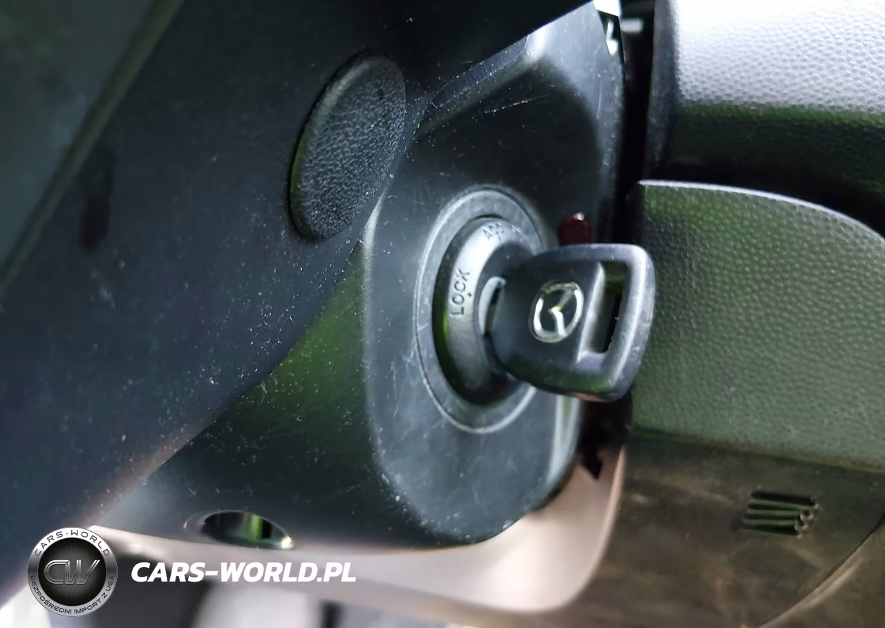 2011 Mazda Mazda3 I Sport VIN:JM1BL1UF7B1404561 - 11