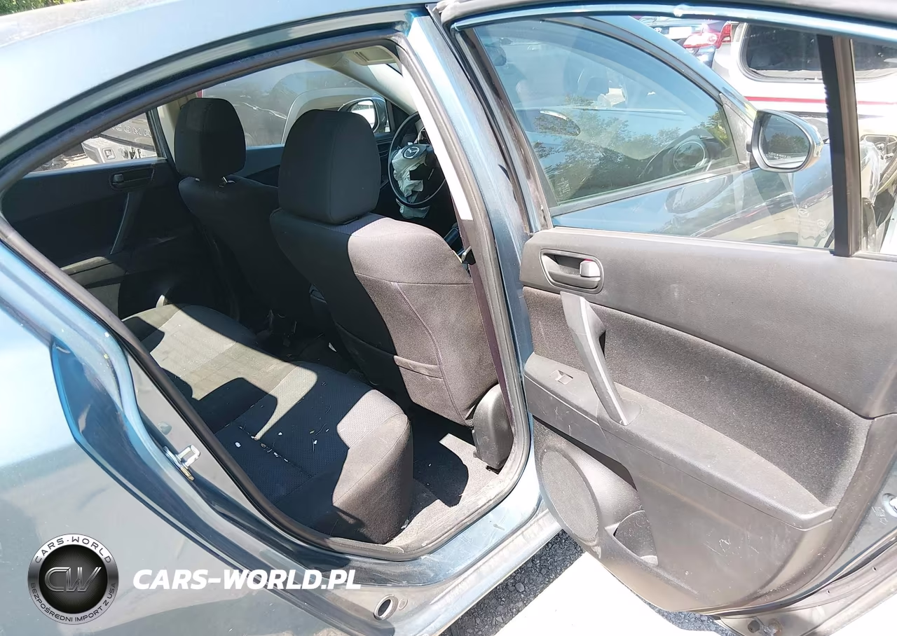 2011 Mazda Mazda3 I Sport VIN:JM1BL1UF7B1404561 - 8