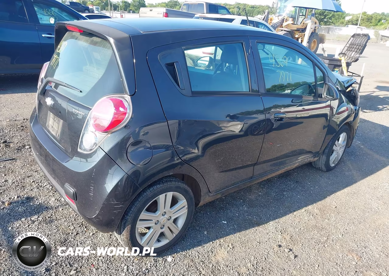 2015 Chevrolet Spark Ls Cvt VIN:KL8CB6S9XFC748163 - 4