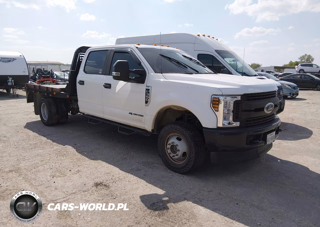 2019 Ford F-350 Chassis Xl