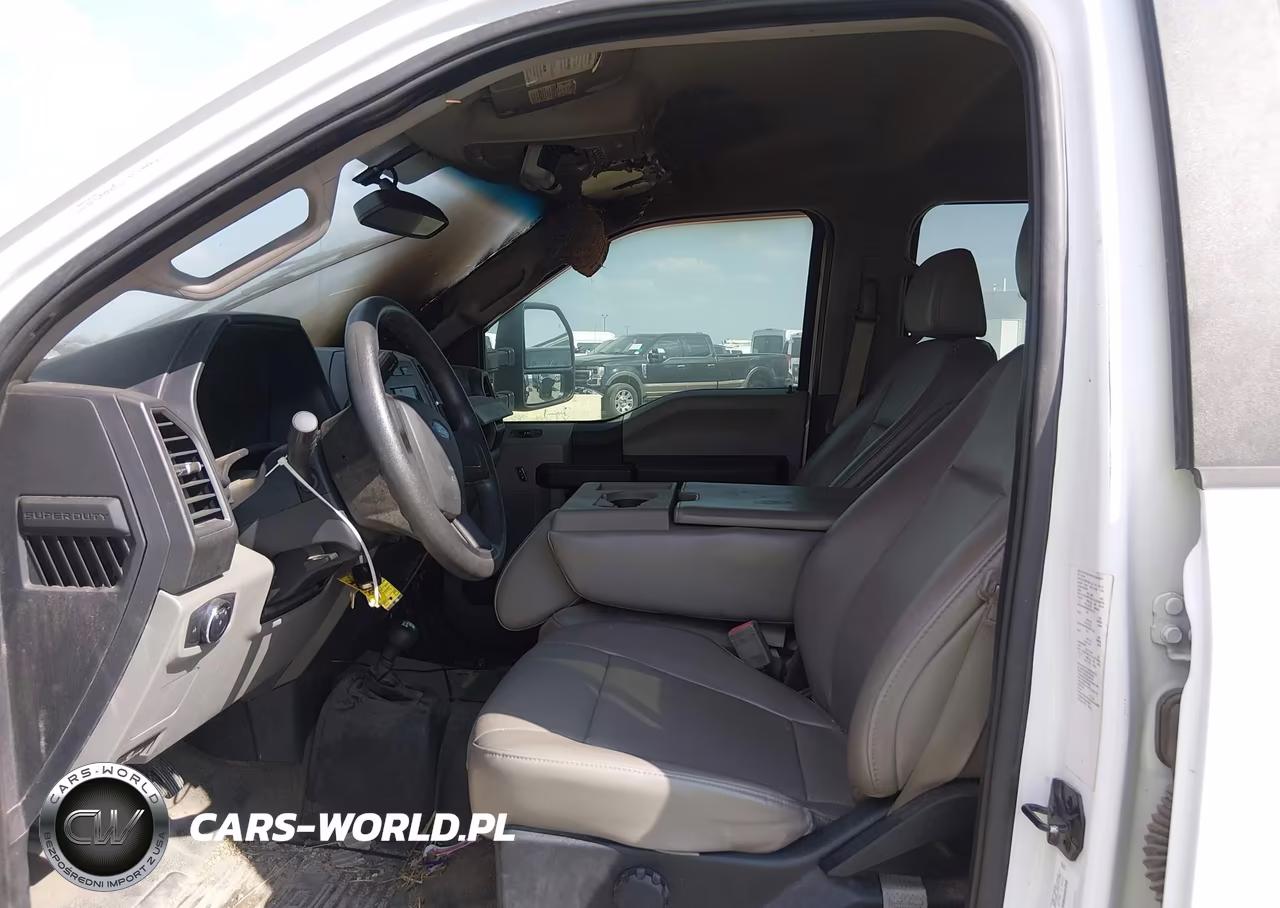 2019 Ford F-350 Chassis Xl VIN:1FD8W3HT3KEE23660 - 5