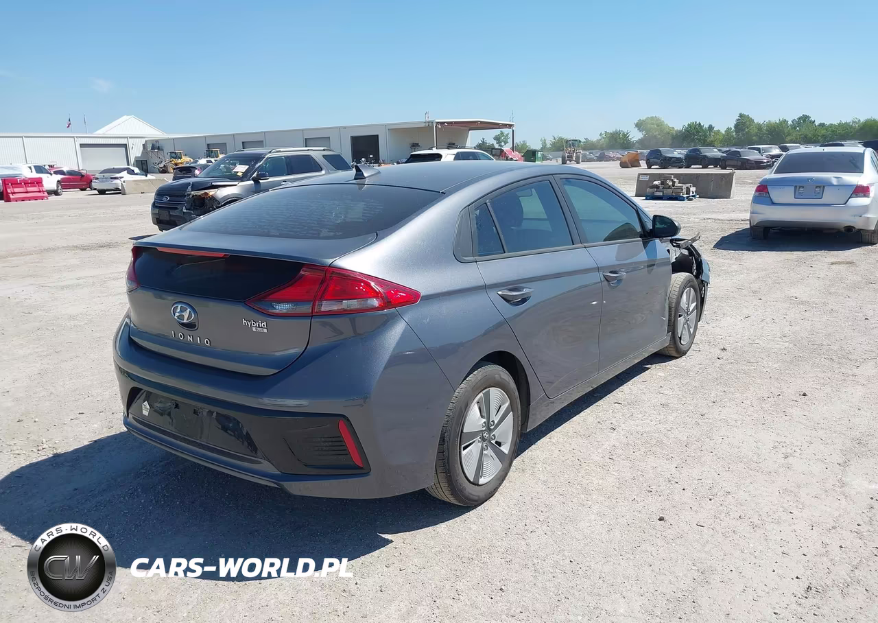2017 Hyundai Ioniq Hybrid Blue VIN:KMHC65LC7HU025136 - 4