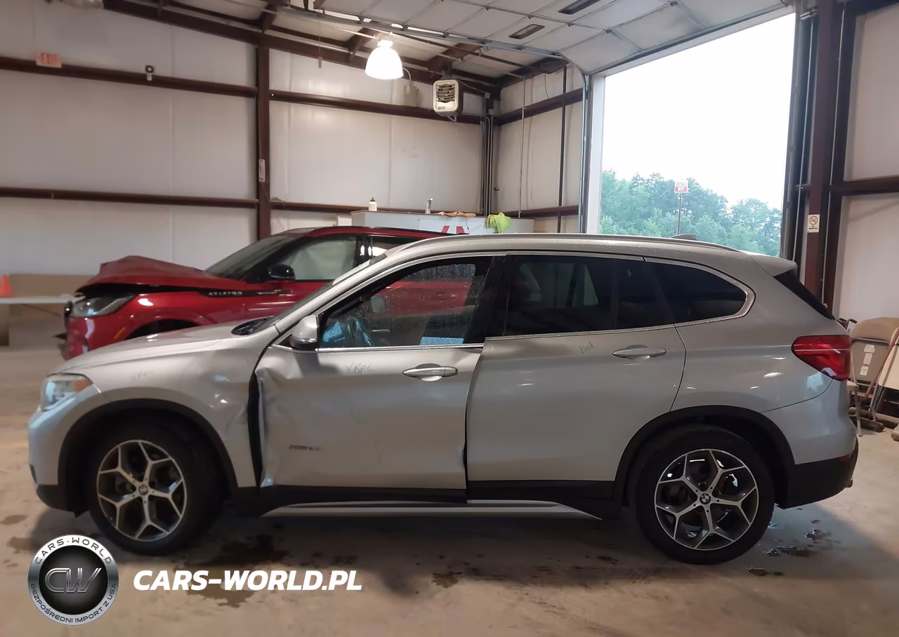 2018 BMW X1 Sdrive28I VIN:WBXHU7C37J5H42489 - 14