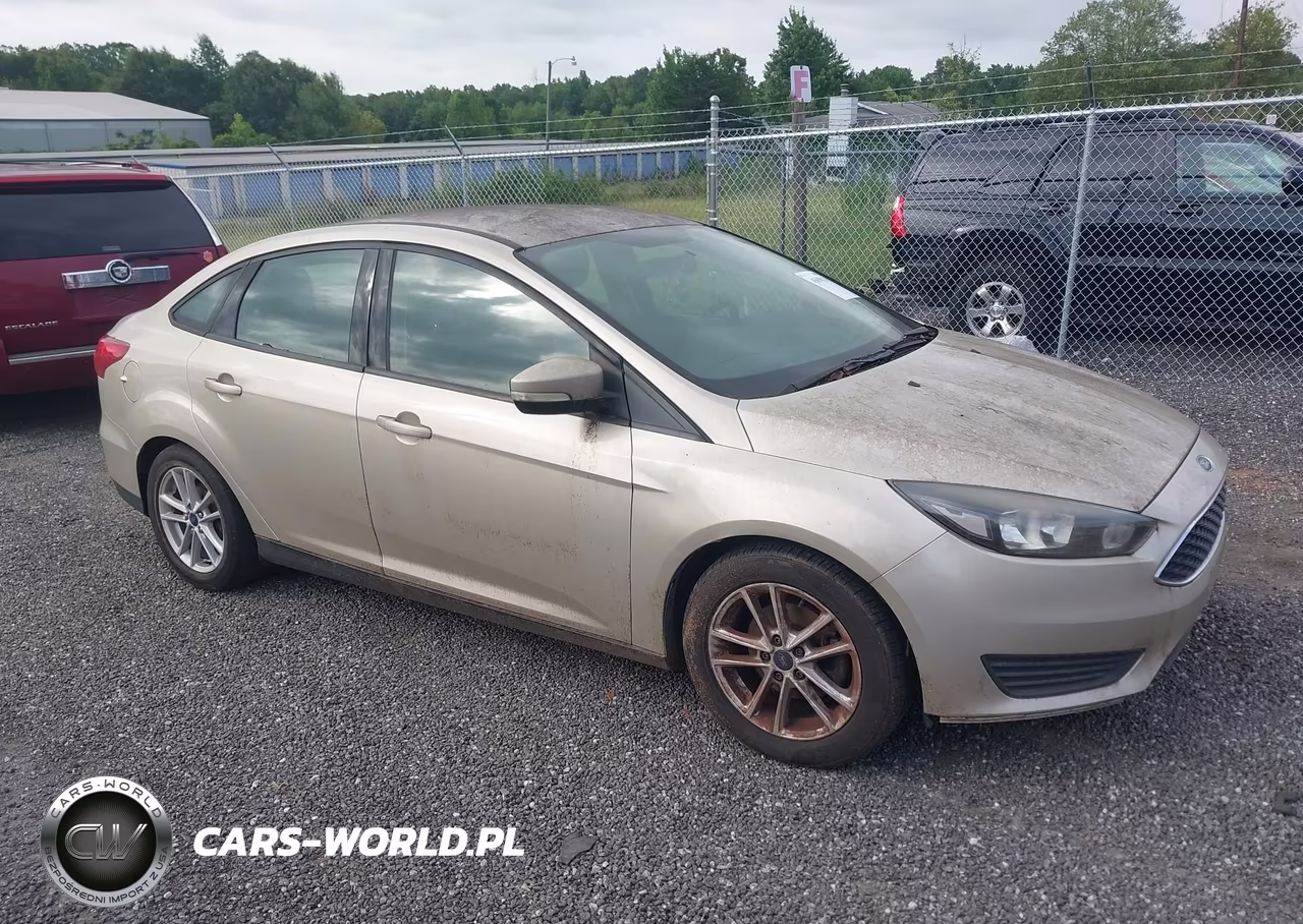2017 Ford Focus Se VIN:1FADP3F2XHL294112 - 1