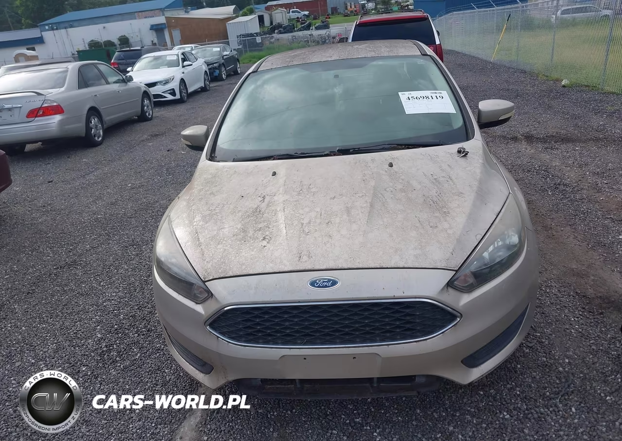 2017 Ford Focus Se VIN:1FADP3F2XHL294112 - 6