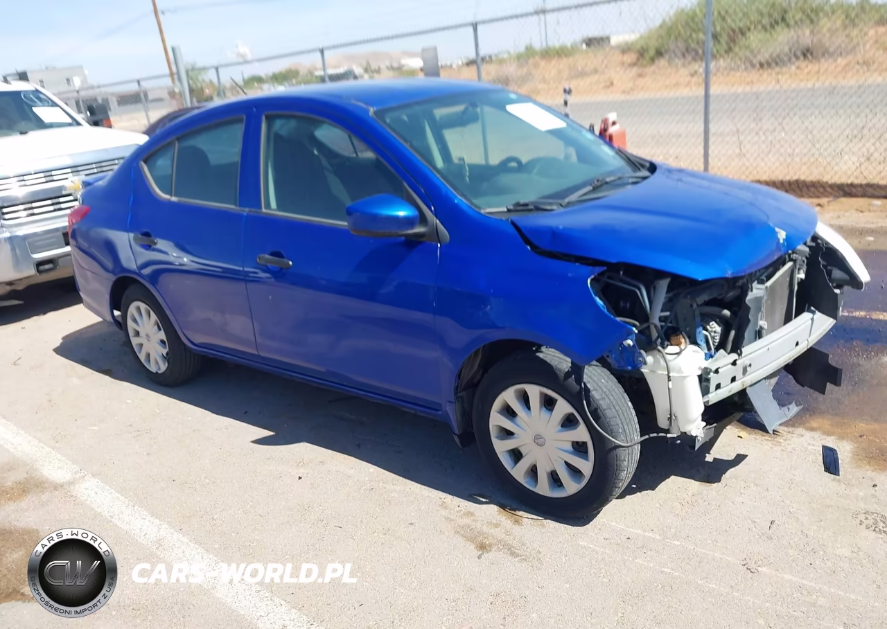 2017 Nissan Versa 1.6 S+