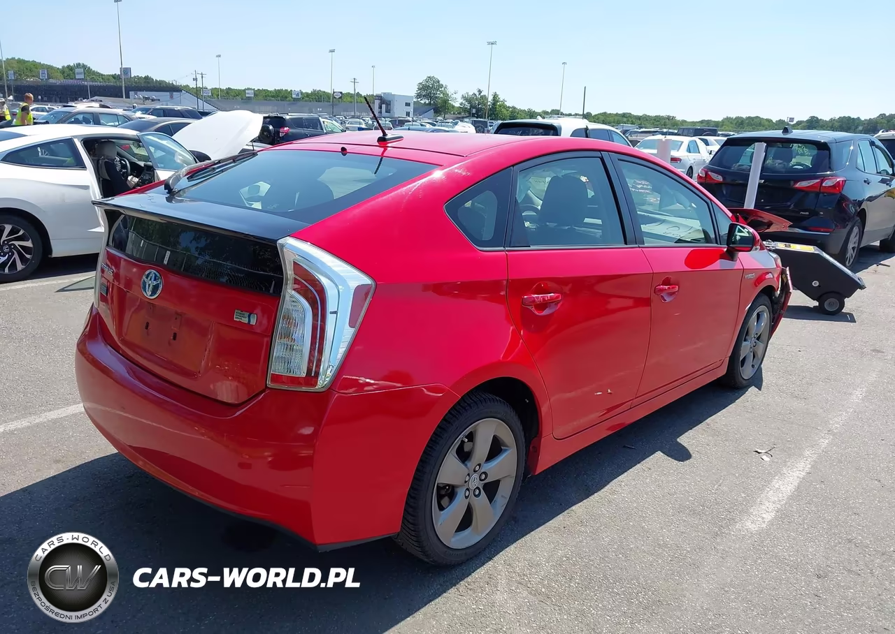 2015 Toyota Prius Persona Series Special Edition VIN:JTDKN3DUXF0424075 - 4
