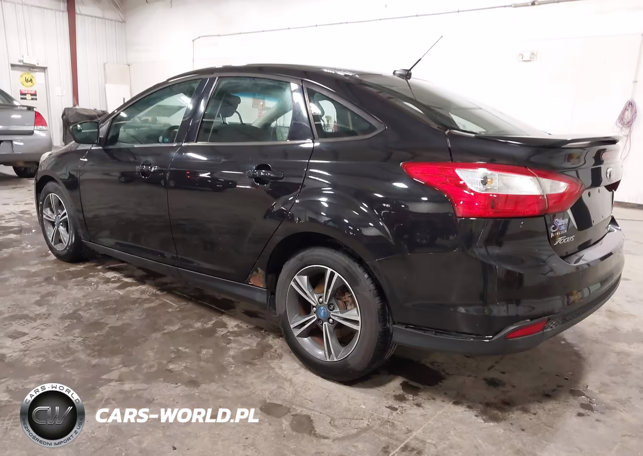 2012 Ford Focus Se VIN:1FAHP3F23CL119100 - 3