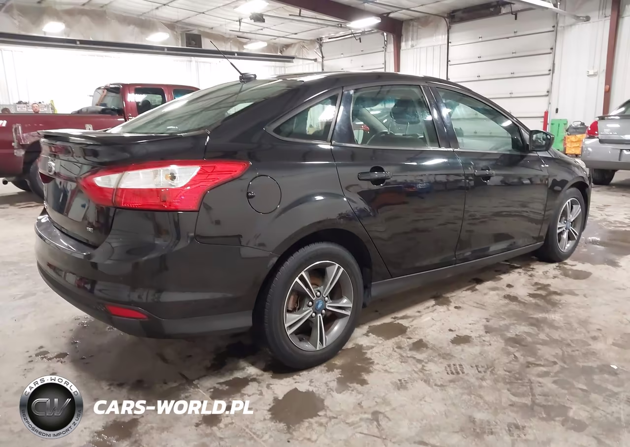 2012 Ford Focus Se VIN:1FAHP3F23CL119100 - 4