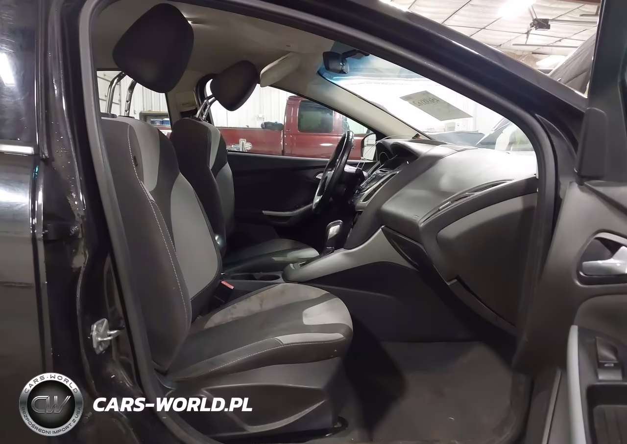 2012 Ford Focus Se VIN:1FAHP3F23CL119100 - 5