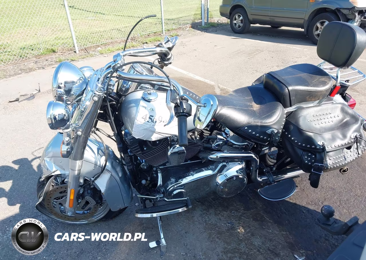 2015 Harley-Davidson Flstc Heritage Softail Classic VIN:1HD1BWV18FB033990 - 12