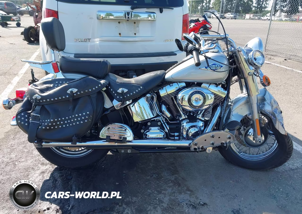 2015 Harley-Davidson Flstc Heritage Softail Classic VIN:1HD1BWV18FB033990 - 13