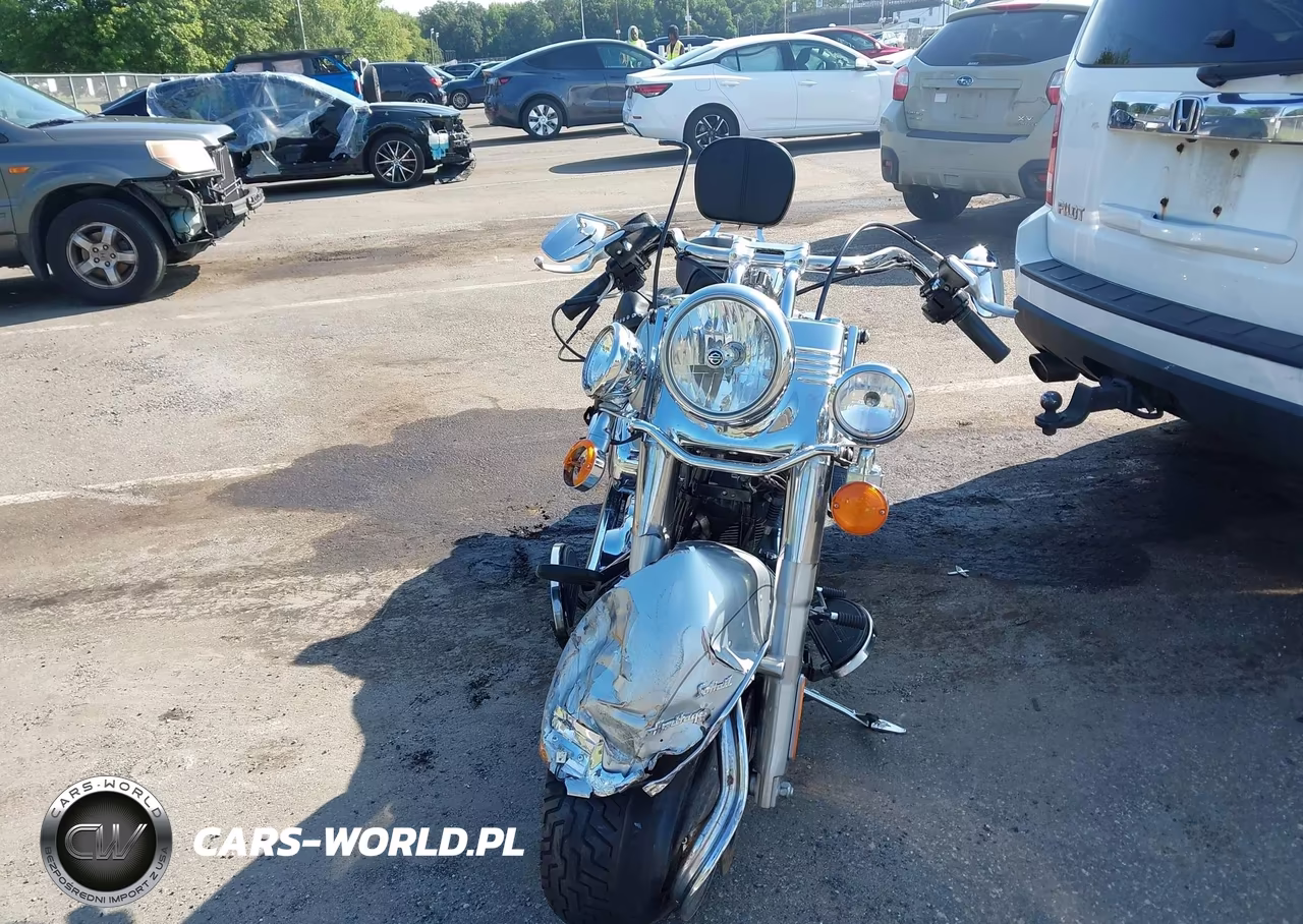 2015 Harley-Davidson Flstc Heritage Softail Classic VIN:1HD1BWV18FB033990 - 5