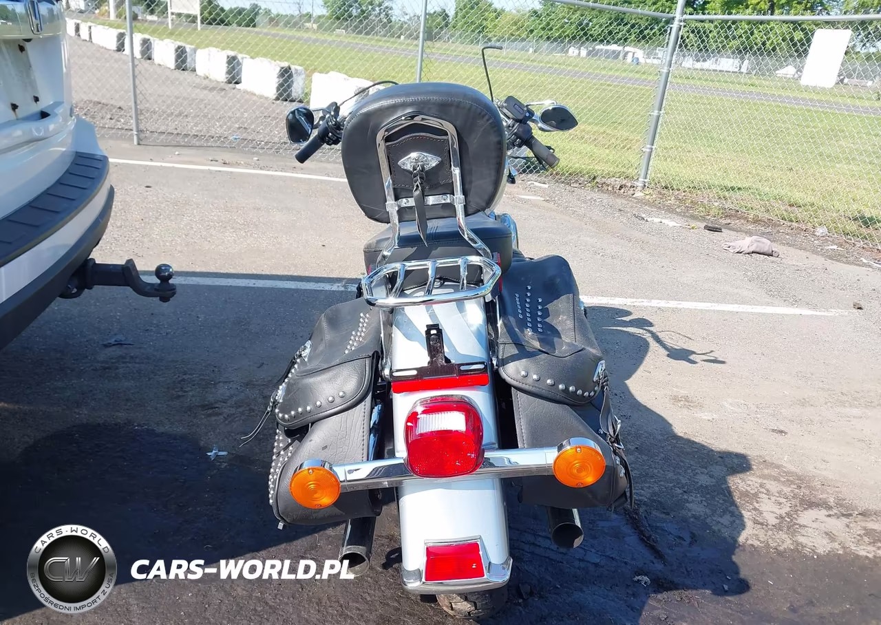 2015 Harley-Davidson Flstc Heritage Softail Classic VIN:1HD1BWV18FB033990 - 6