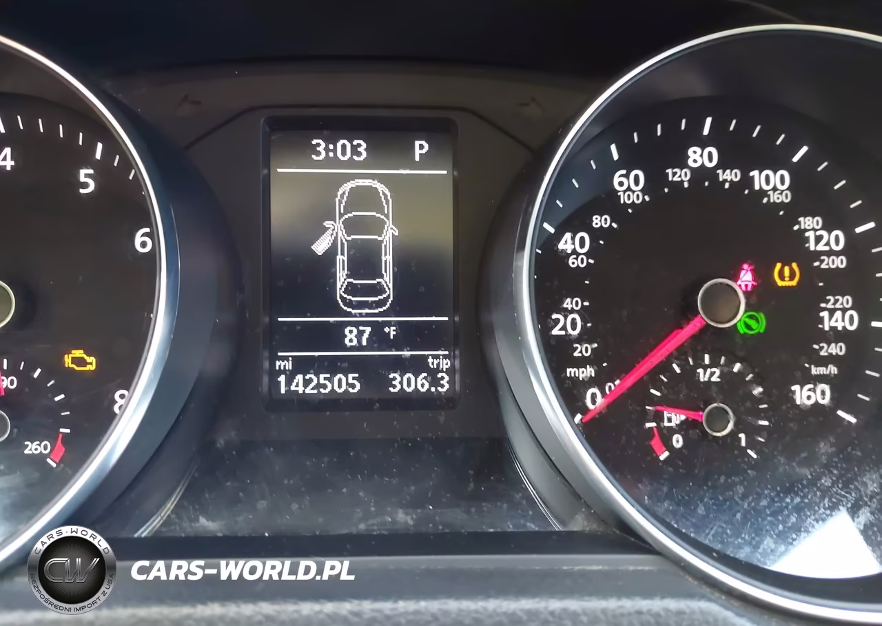 2018 Volkswagen Passat 2.0T R-Line-2.0T S VIN:1VWAA7A37JC014512 - 15