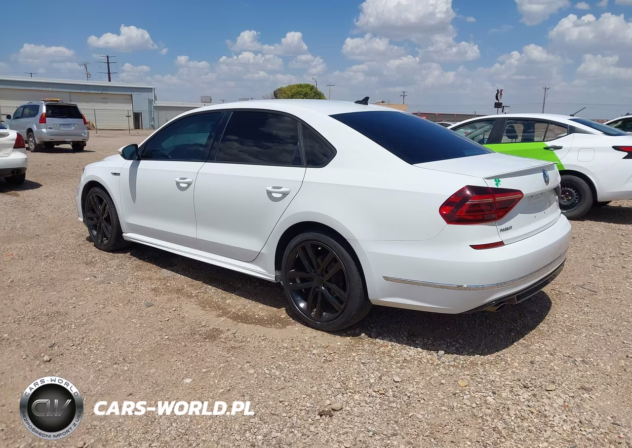 2018 Volkswagen Passat 2.0T R-Line-2.0T S VIN:1VWAA7A37JC014512 - 3