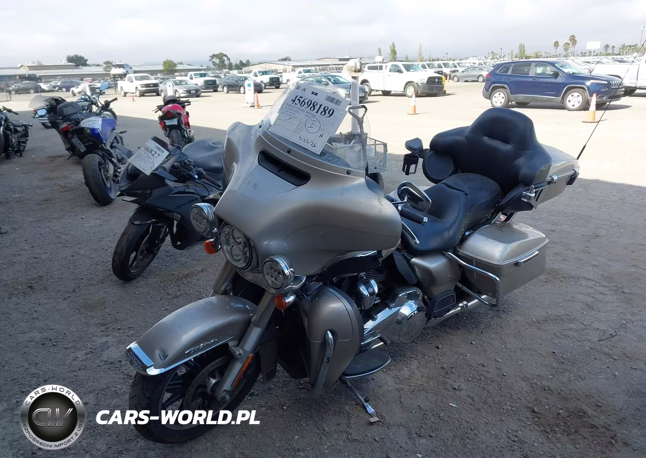 2018 Harley-Davidson Flhtcu Ultra Classic Electra Gld VIN:1HD1FCC12JB610883 - 2