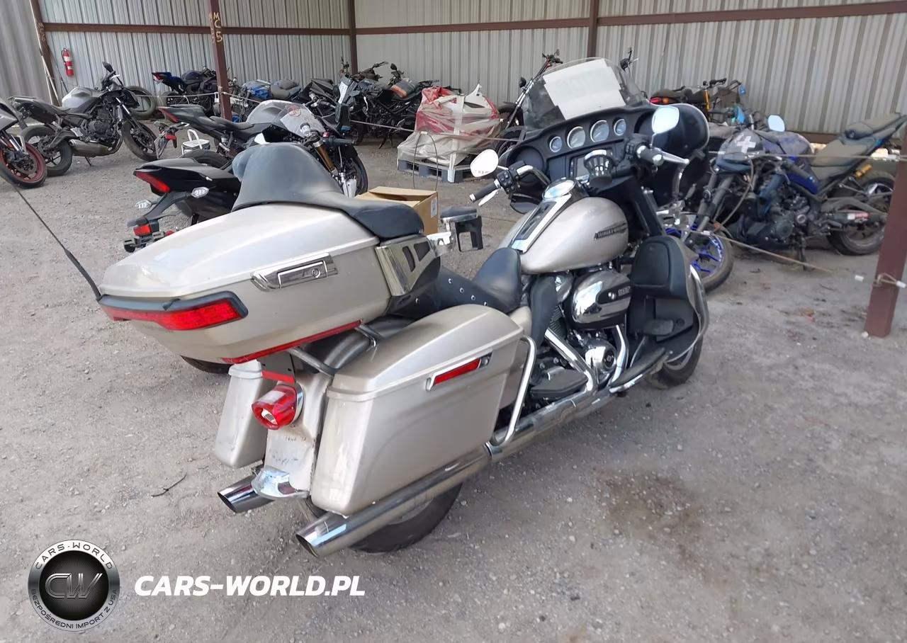 2018 Harley-Davidson Flhtcu Ultra Classic Electra Gld VIN:1HD1FCC12JB610883 - 4