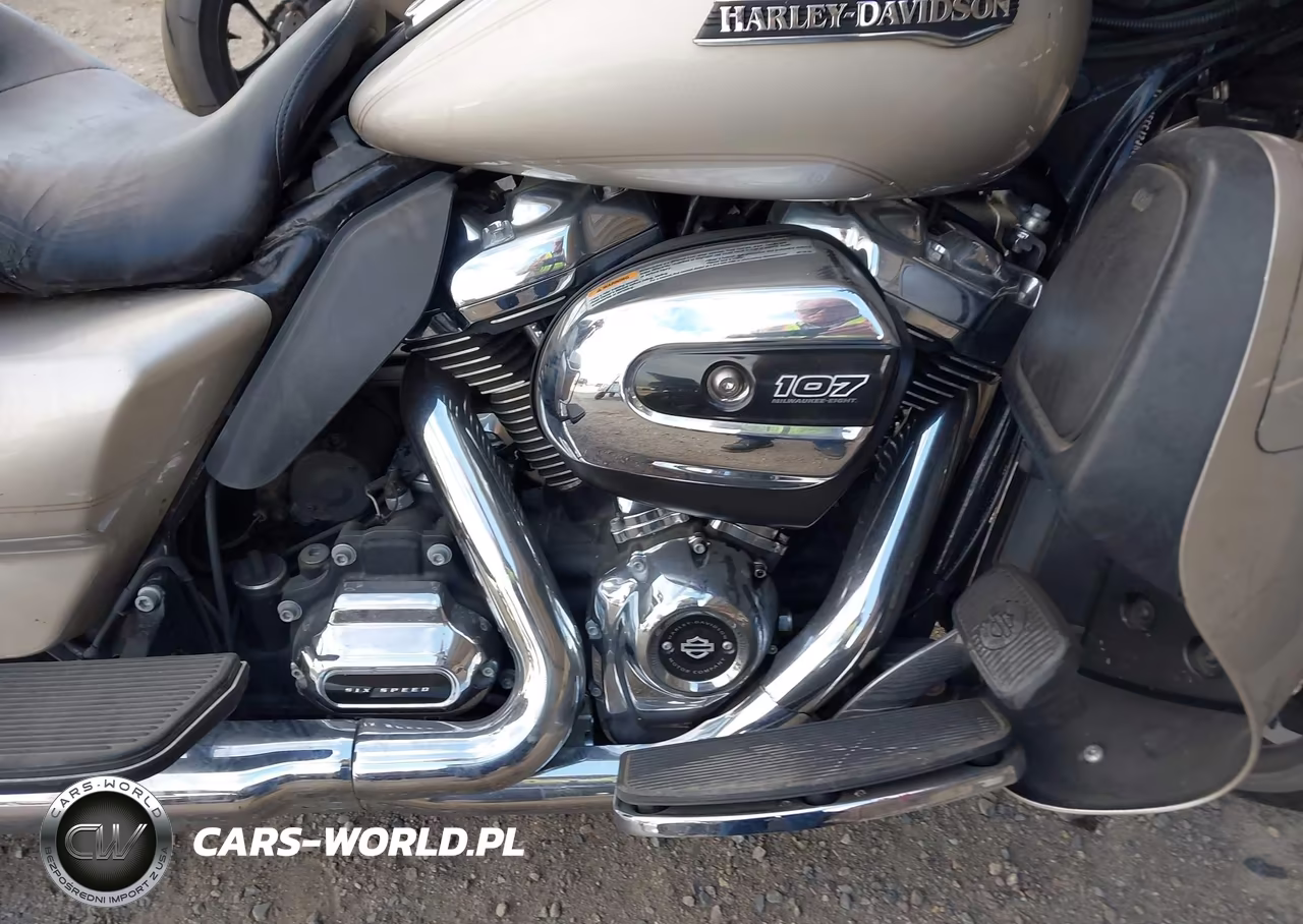 2018 Harley-Davidson Flhtcu Ultra Classic Electra Gld VIN:1HD1FCC12JB610883 - 8