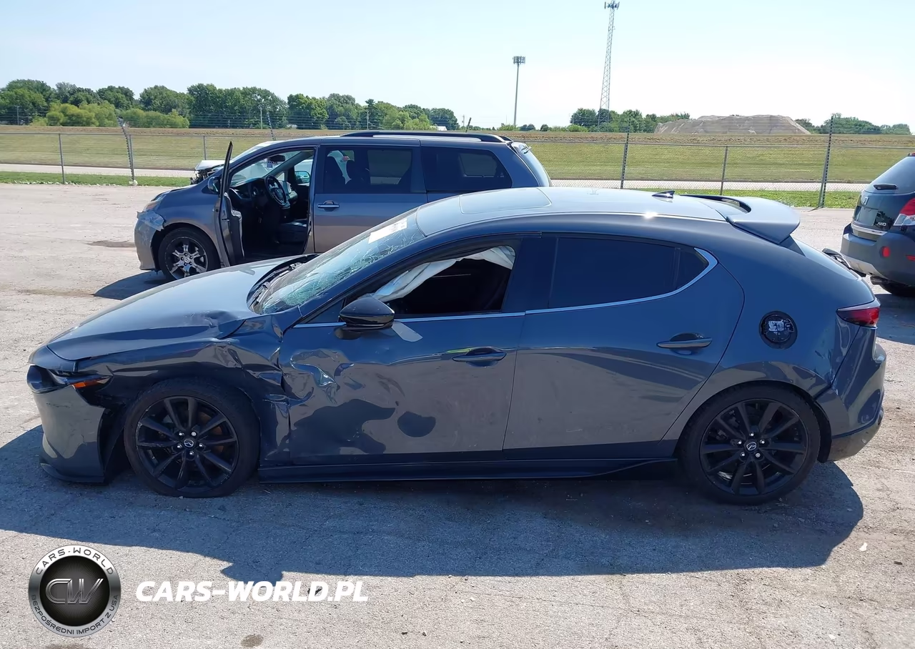2021 Mazda Mazda3 Premium VIN:JM1BPBML4M1303044 - 14