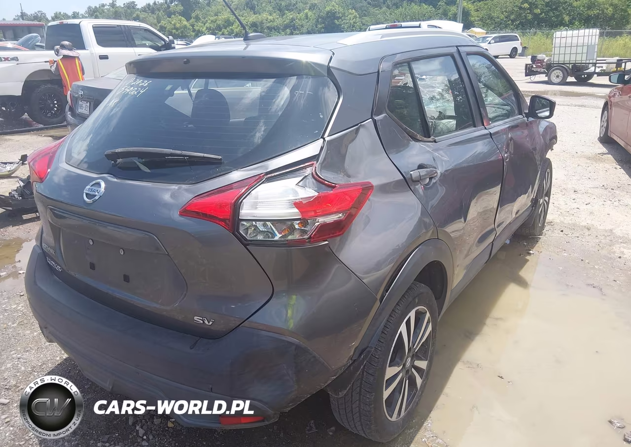 2019 Nissan Kicks Sv VIN:3N1CP5CU5KL559024 - 4