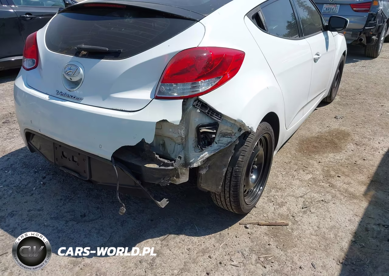 2015 Hyundai Veloster VIN:KMHTC6AD8FU238698 - 6