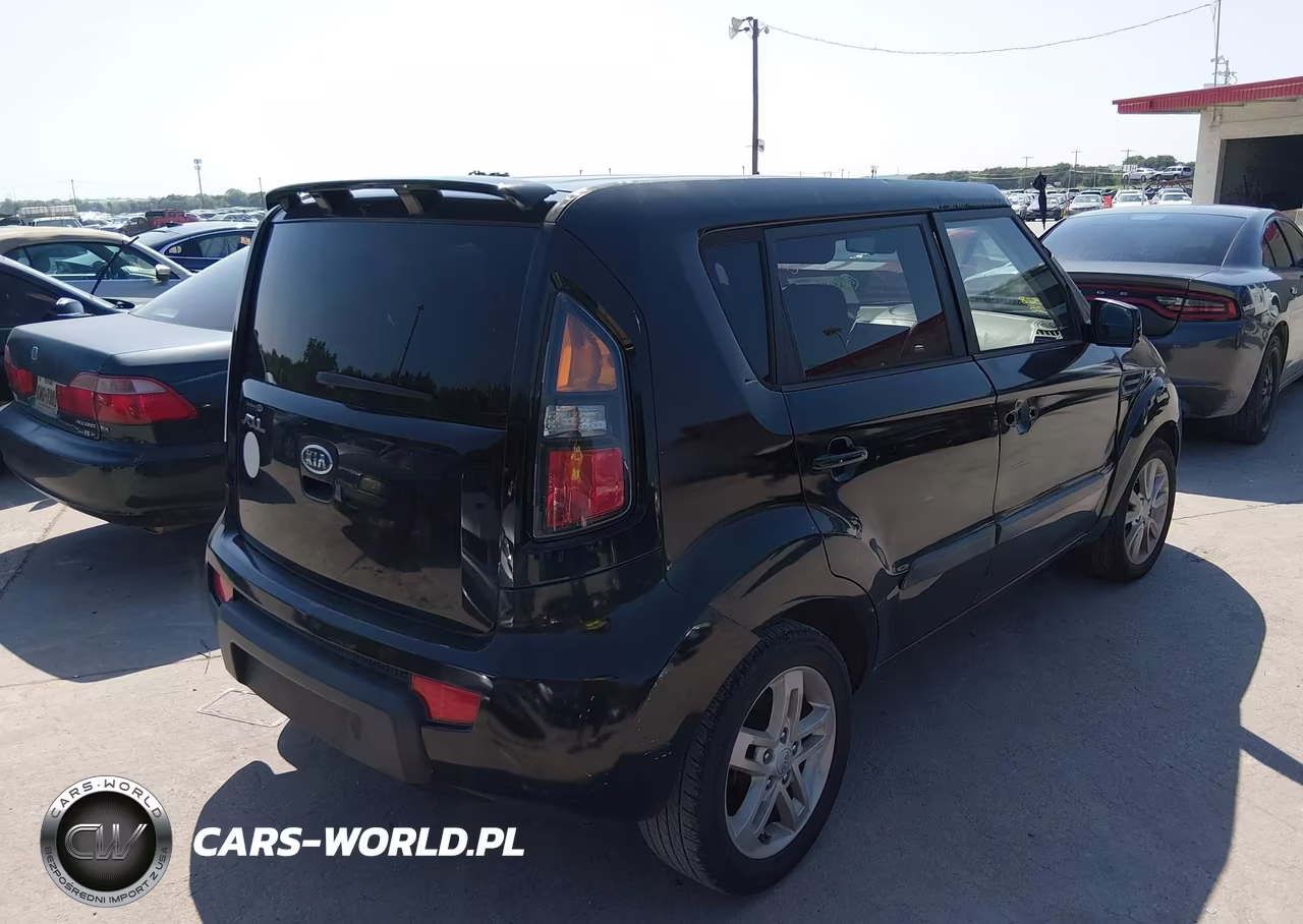 2011 Kia Soul + VIN:KNDJT2A29B7709981 - 4