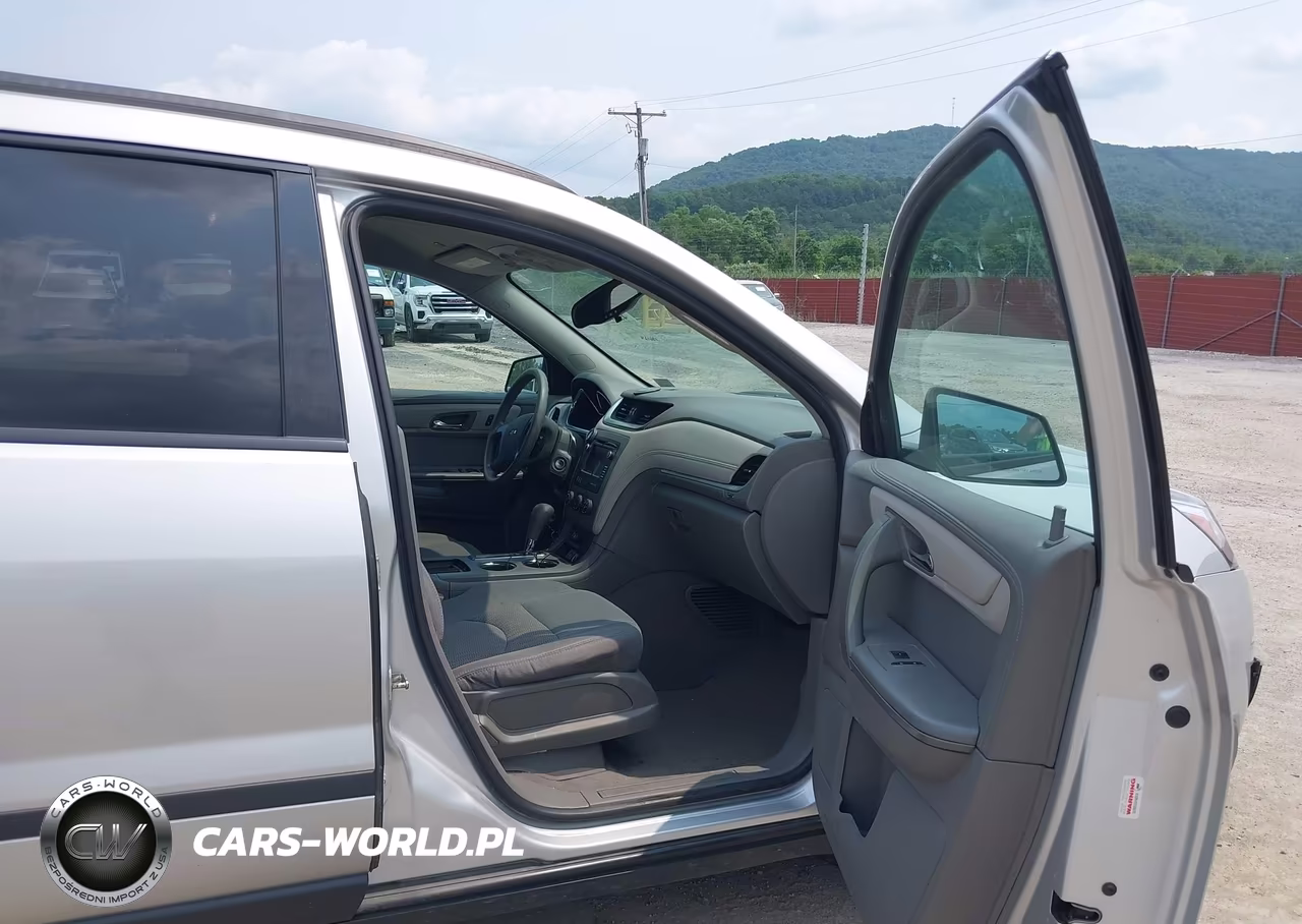 2016 Chevrolet Traverse Ls VIN:1GNKRFED7GJ345213 - 5
