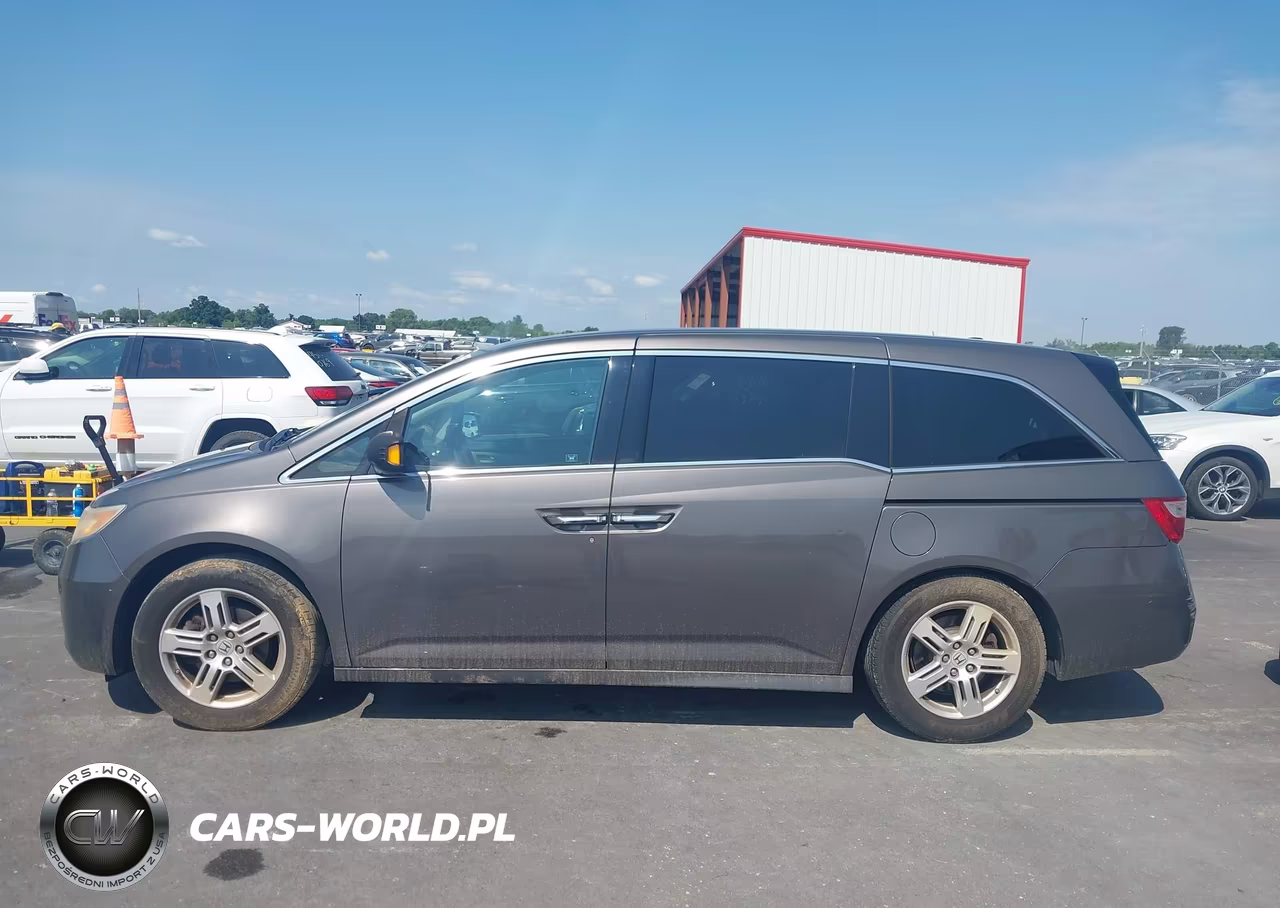2011 Honda Odyssey Touring-Touring Elite VIN:5FNRL5H96BB092430 - 14