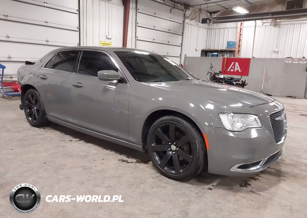 2018 Chrysler 300 Touring L