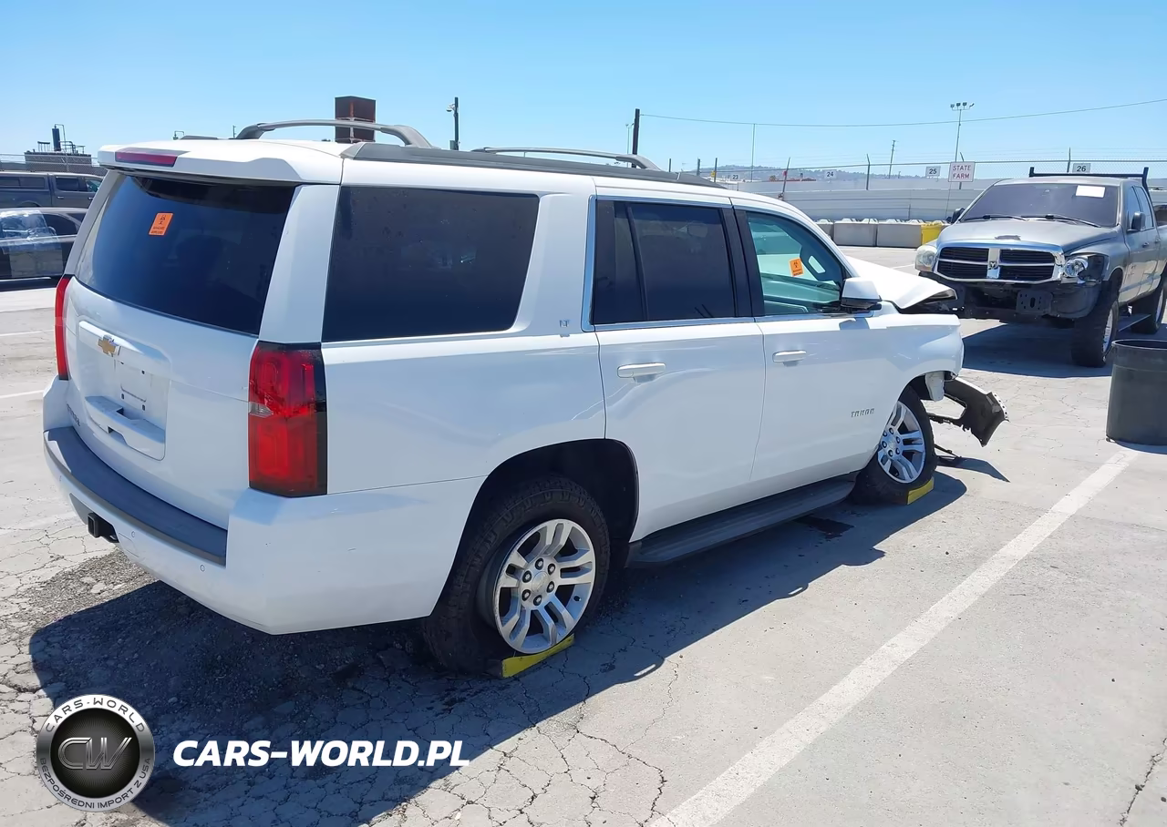 2018 Chevrolet Tahoe Lt VIN:1GNSKBKC4JR127778 - 4