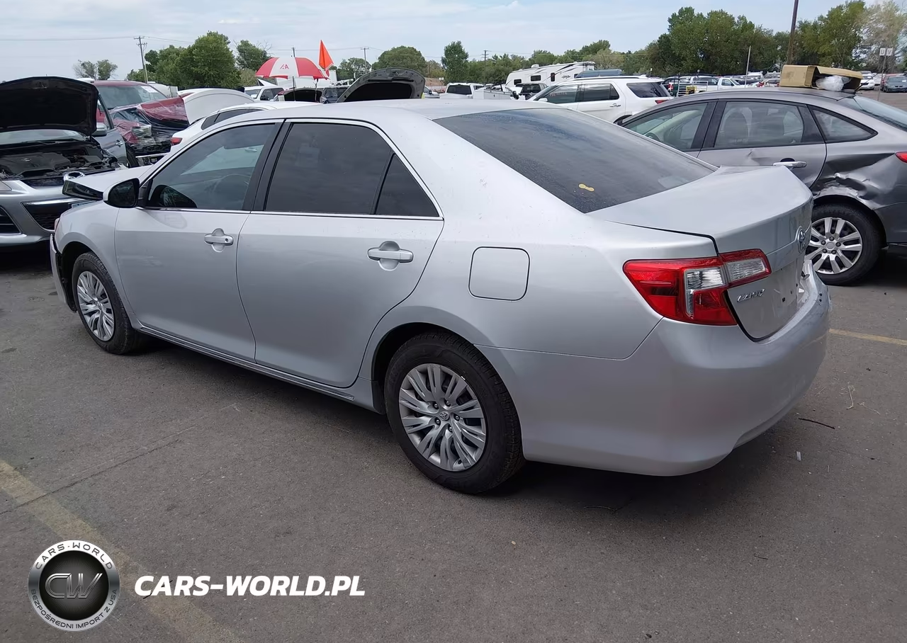 2014 Toyota Camry Le VIN:4T4BF1FK1ER362314 - 3