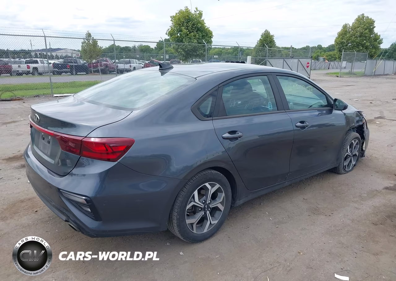 2021 Kia Forte Lxs VIN:3KPF24AD4ME341637 - 4