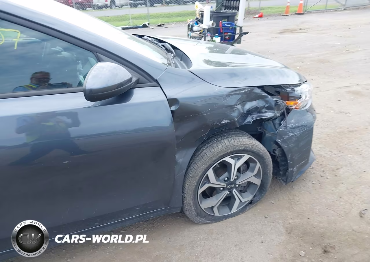 2021 Kia Forte Lxs VIN:3KPF24AD4ME341637 - 6