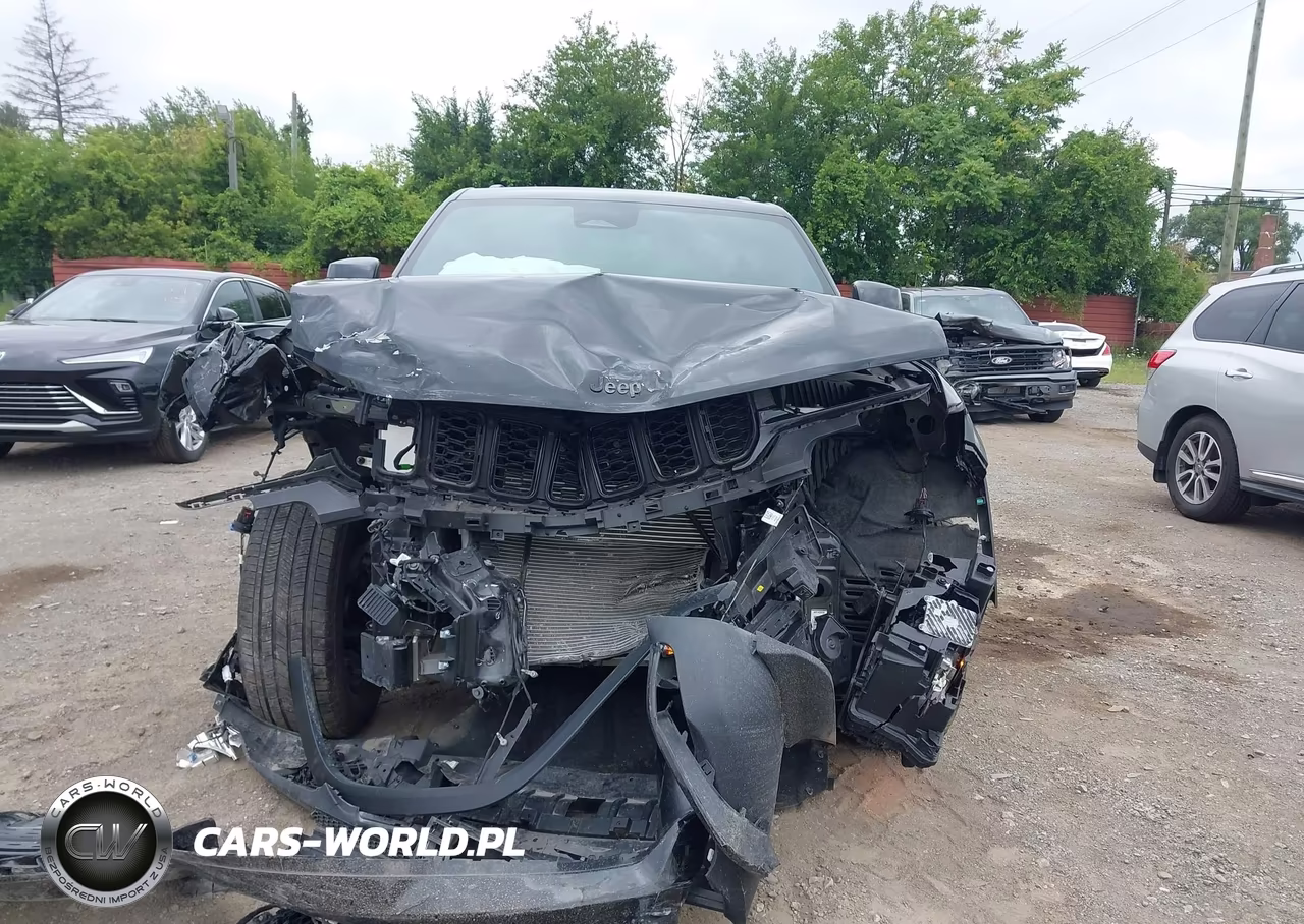 2024 Jeep Grand Cherokee Altitude X 4X4 VIN:1C4RJHAG5RC238940 - 12