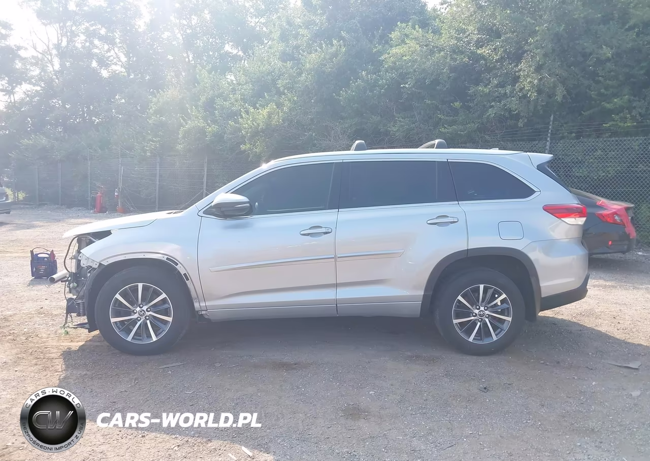 2017 Toyota Highlander Xle VIN:5TDJZRFH8HS400490 - 14