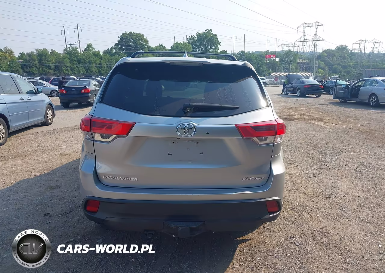 2017 Toyota Highlander Xle VIN:5TDJZRFH8HS400490 - 16