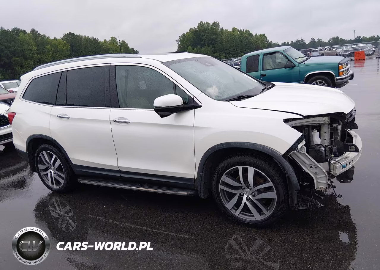 2018 Honda Pilot Touring VIN:5FNYF6H92JB066608 - 14