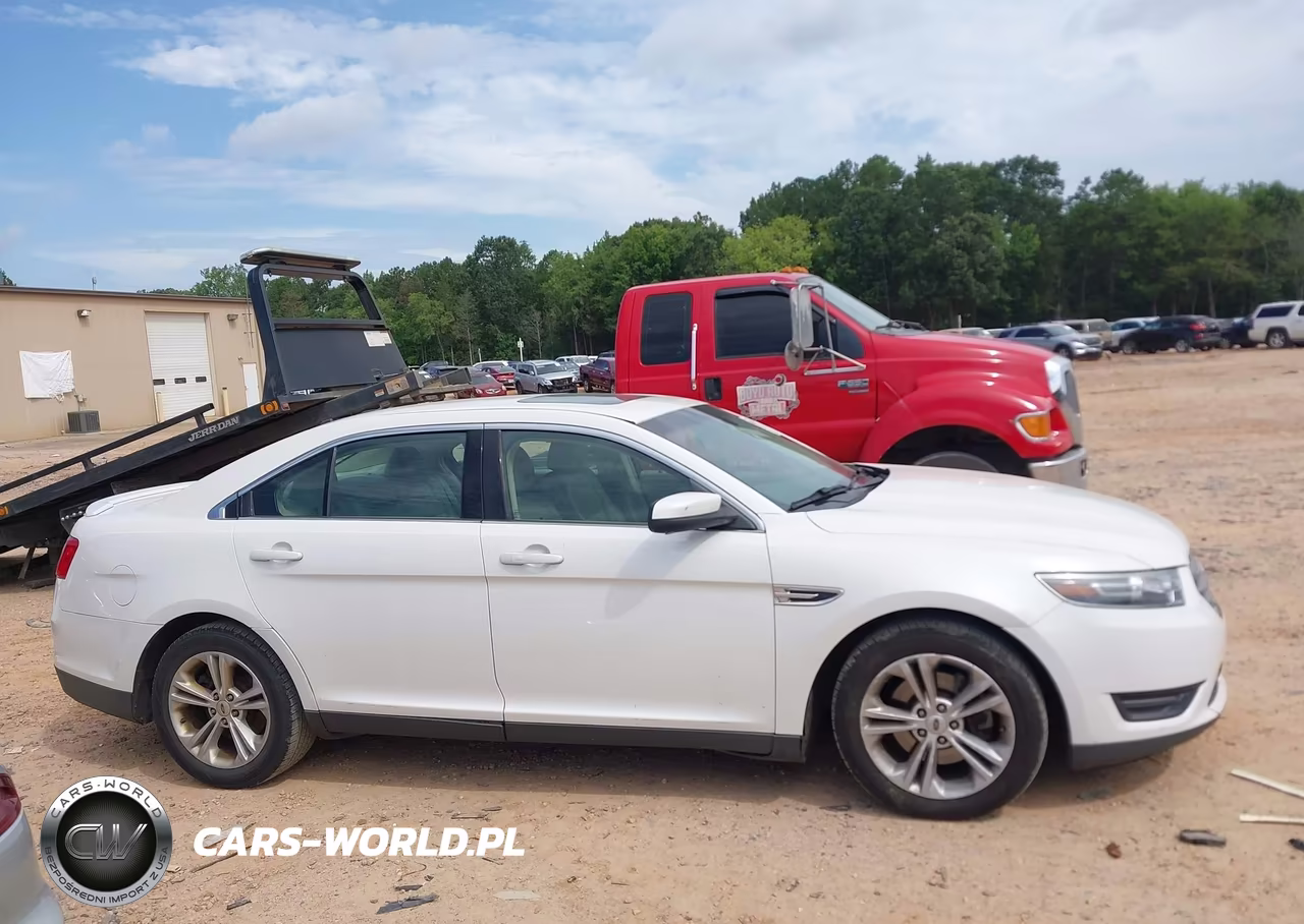 2016 Ford Taurus Sel VIN:1FAHP2E87GG103867 - 13