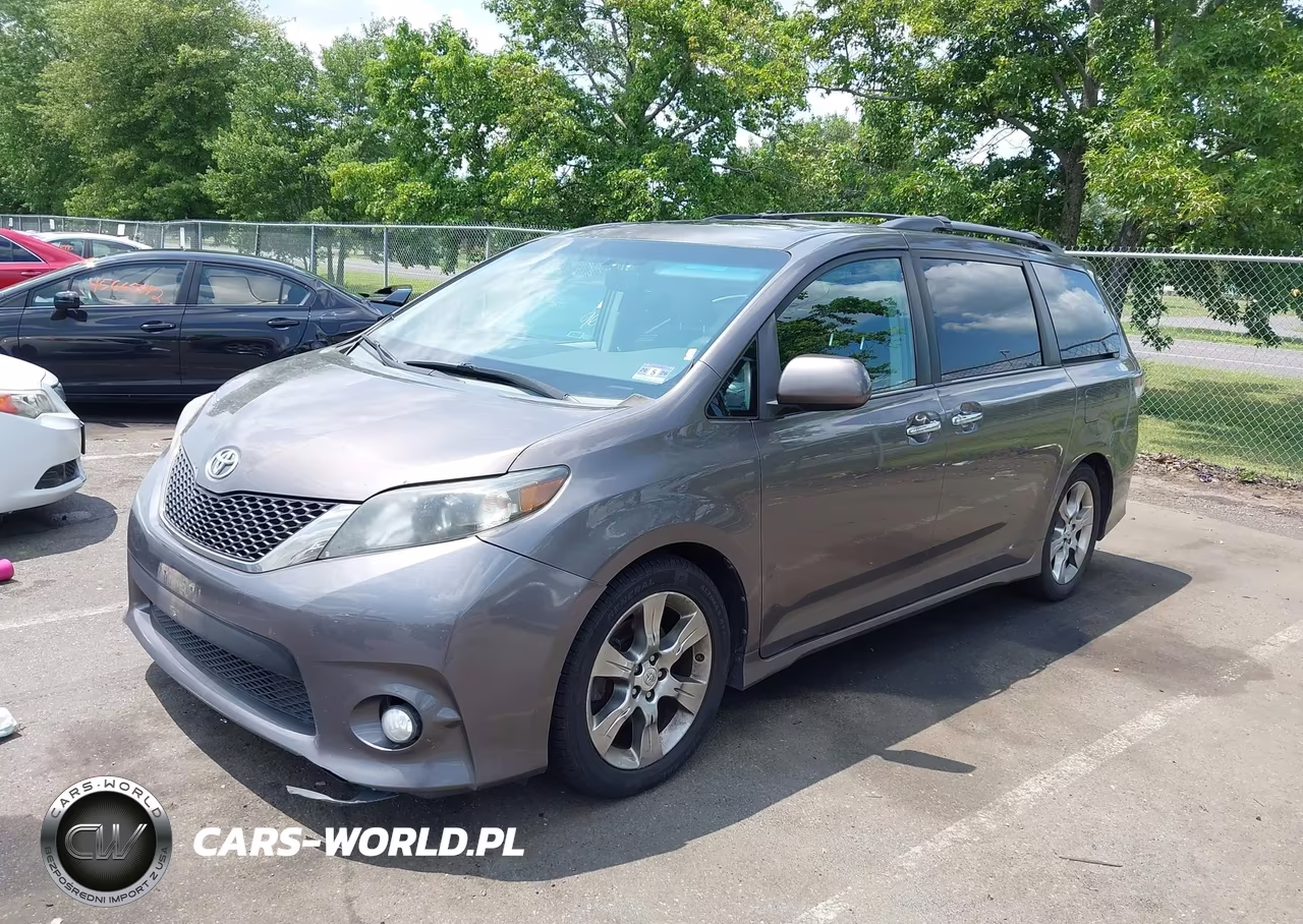 2013 Toyota Sienna Se 8 Passenger VIN:5TDXK3DC9DS353788 - 2
