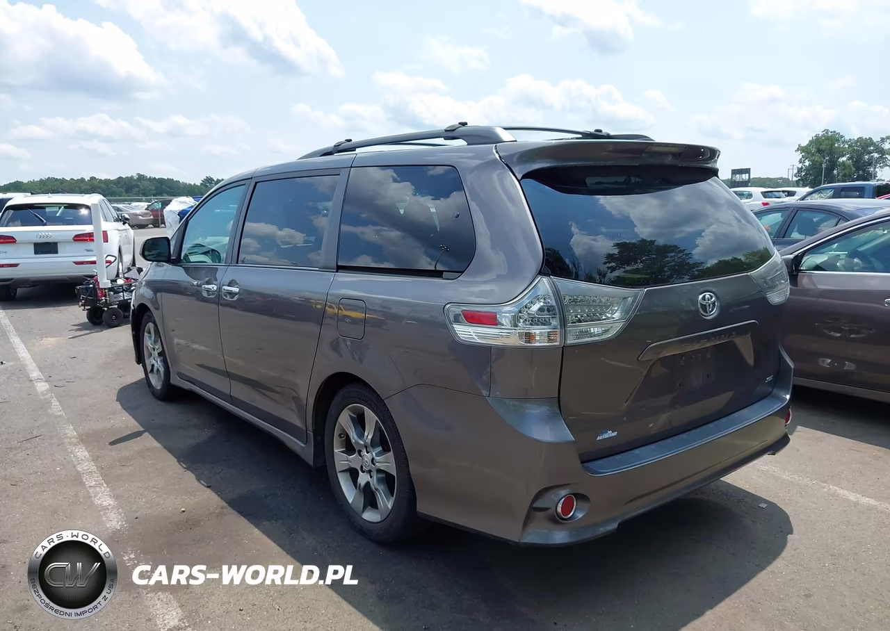 2013 Toyota Sienna Se 8 Passenger VIN:5TDXK3DC9DS353788 - 3