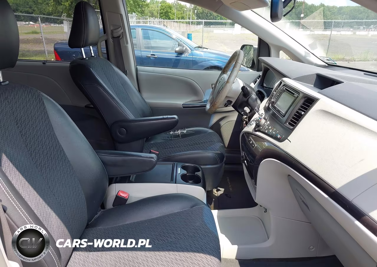 2013 Toyota Sienna Se 8 Passenger VIN:5TDXK3DC9DS353788 - 5
