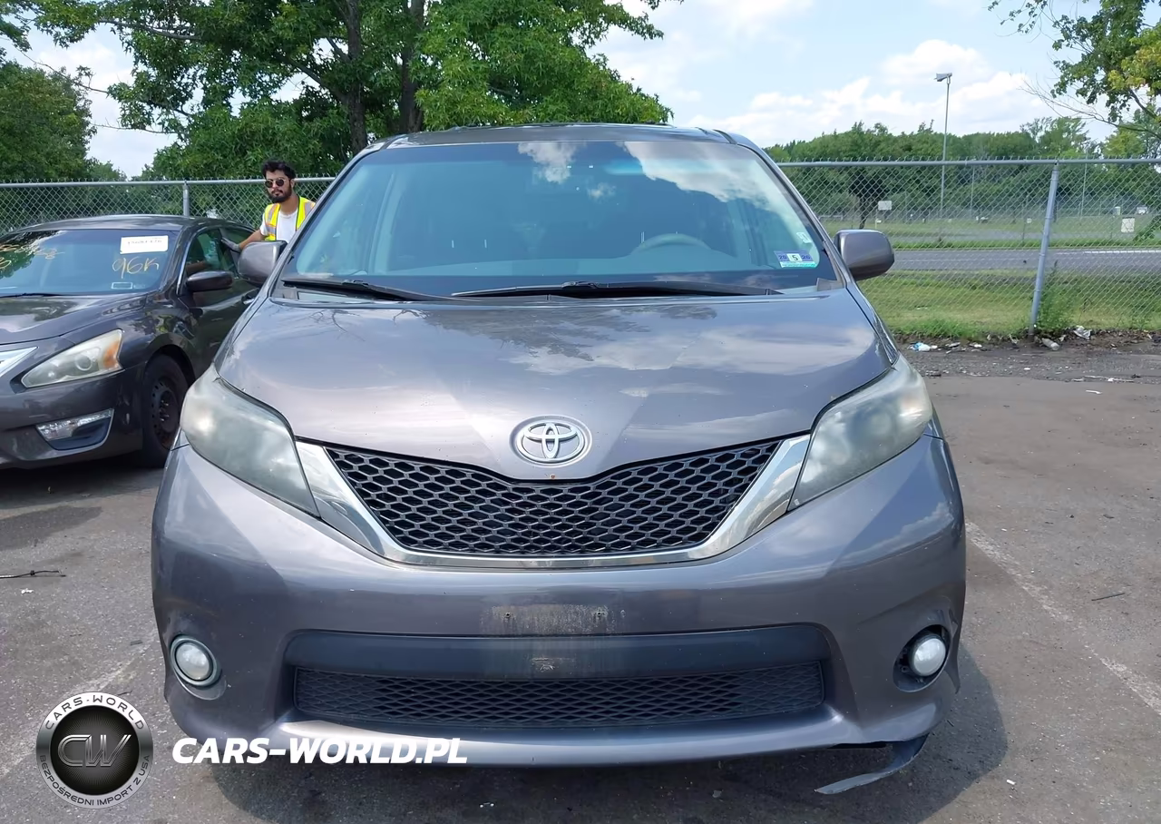 2013 Toyota Sienna Se 8 Passenger VIN:5TDXK3DC9DS353788 - 6