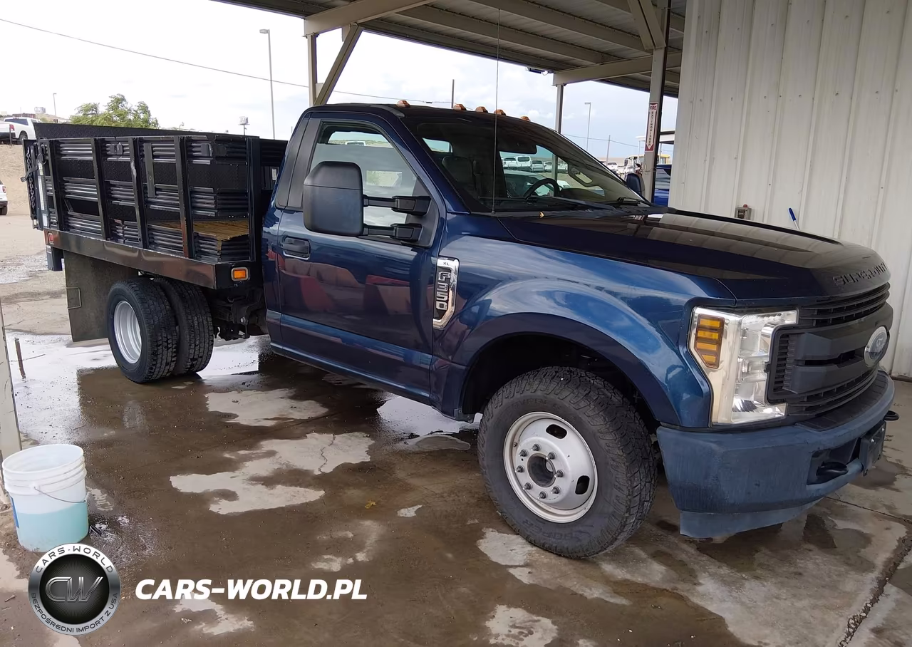 2018 Ford F-350 Chassis Xl